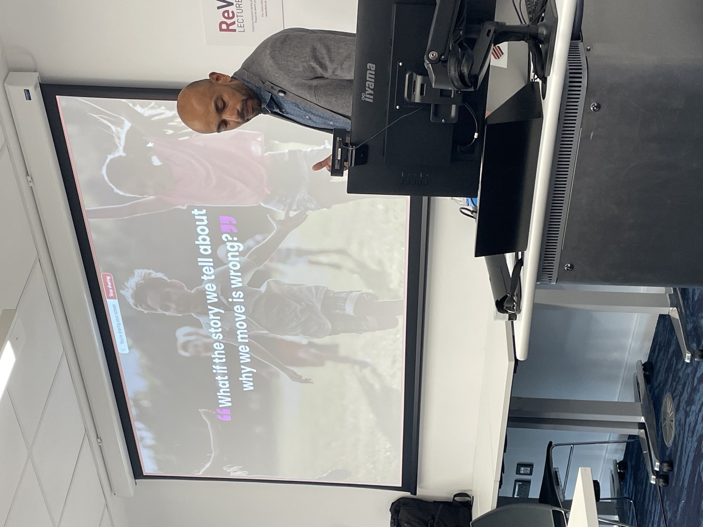 Thiago Matias apresentando em seminário na Loughborough University